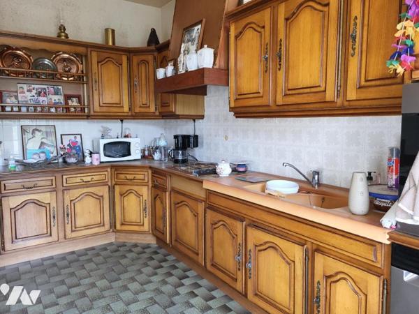 SAINT MARTIN DES BESACES : Maison de bourg avec 4 chambres