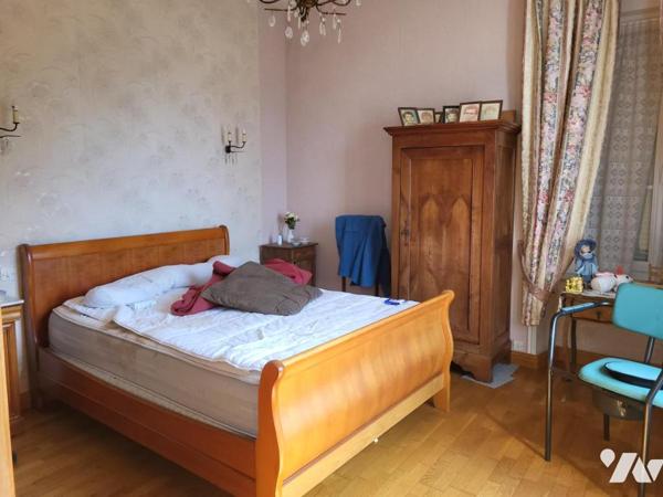 SAINT MARTIN DES BESACES : Maison de bourg avec 4 chambres