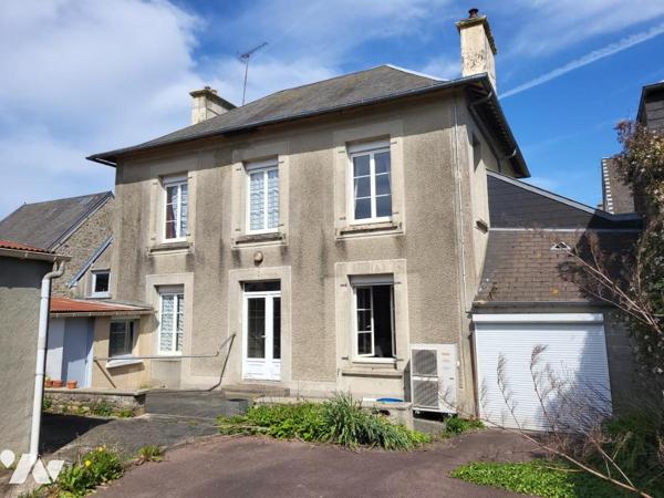 SAINT MARTIN DES BESACES : Maison de bourg avec 4 chambres