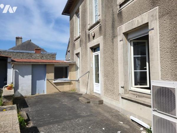 SAINT MARTIN DES BESACES : Maison de bourg avec 4 chambres