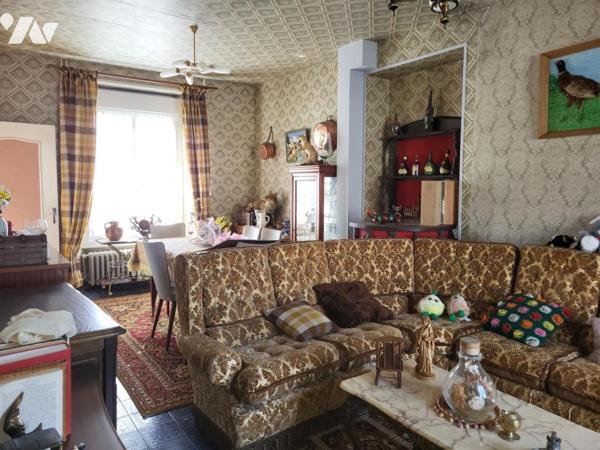 SAINT MARTIN DES BESACES : Maison de bourg avec 4 chambres