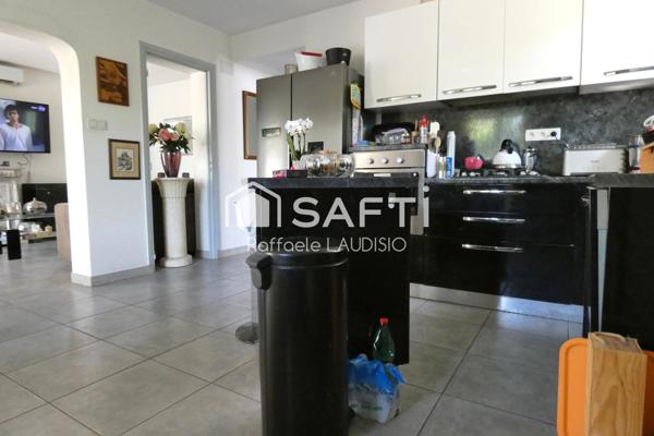 À 6 min des plages, villa 3 logements à Boulouris