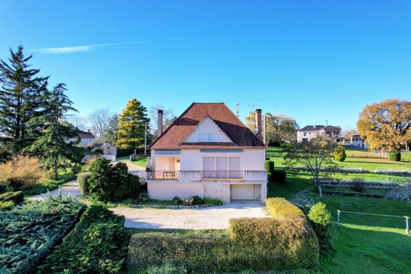 Vaste maison idéalement située sur parc de 7900 m²