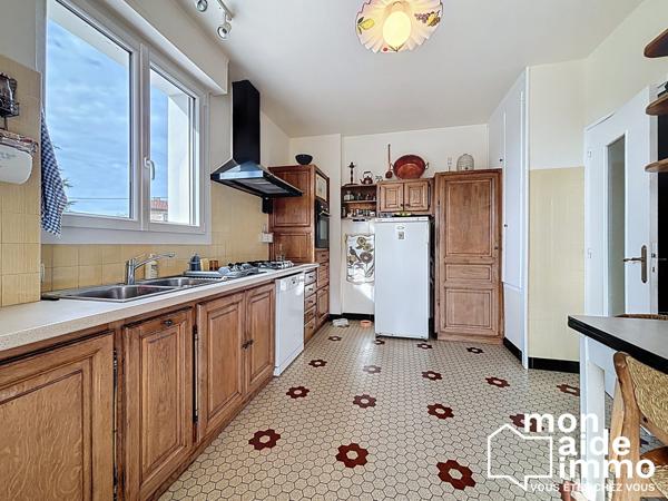 Vaste maison idéalement située sur parc de 7900 m²