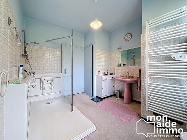 Vaste maison idéalement située sur parc de 7900 m²