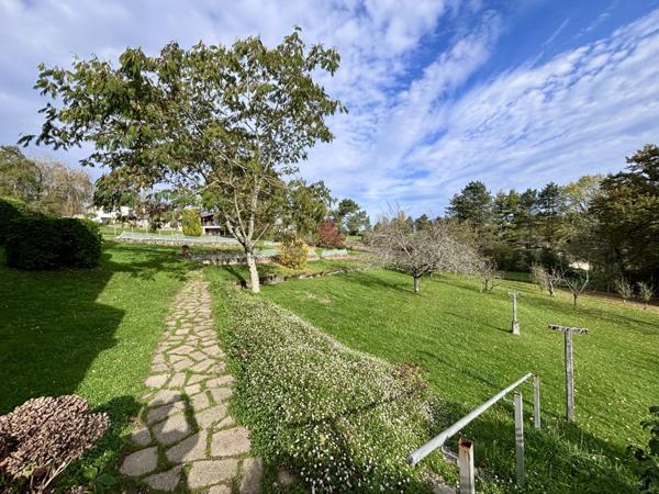 Vaste maison idéalement située sur parc de 7900 m²