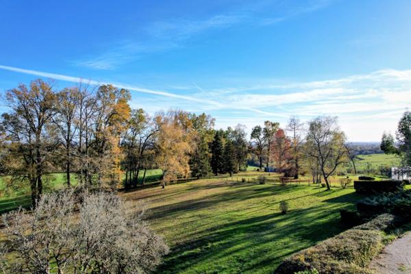 Vaste maison idéalement située sur parc de 7900 m²