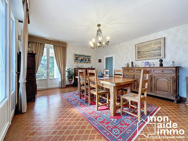 Vaste maison idéalement située sur parc de 7900 m²