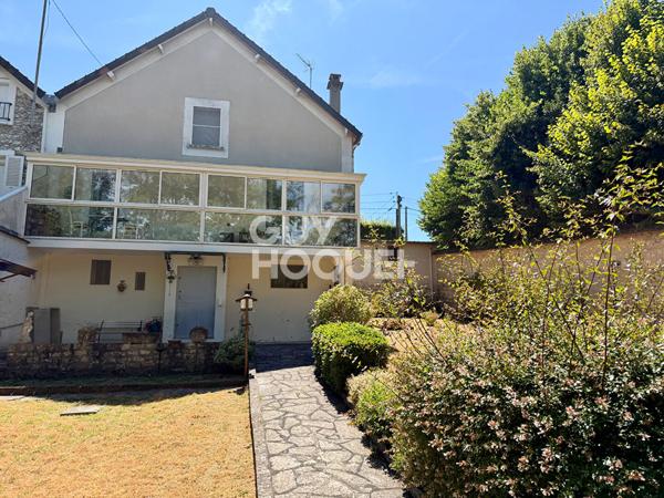 Belle maison de 121m²  sur un terrain 450m²  à deux minutes du centre ville  et de la gare de Moret-sur-Loing