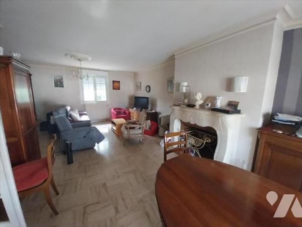 MAISON VENDUE LOUÉE Quartier Cotinière, maison sur sous-sol comprenant au rez-de-chaussée surél...