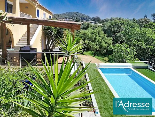 Maison secteur AFA 154 m² - 4 chambres - Piscine chauffée et Jacuzzi - 4 595 m² de terrain