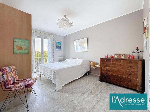 Maison secteur AFA 154 m² - 4 chambres - Piscine chauffée et Jacuzzi - 4 595 m² de terrain