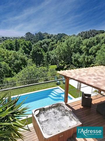 Maison secteur AFA 154 m² - 4 chambres - Piscine chauffée et Jacuzzi - 4 595 m² de terrain