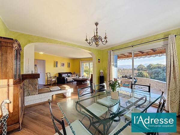 Maison secteur AFA 154 m² - 4 chambres - Piscine chauffée et Jacuzzi - 4 595 m² de terrain