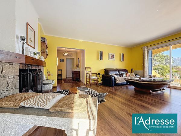 Maison secteur AFA 154 m² - 4 chambres - Piscine chauffée et Jacuzzi - 4 595 m² de terrain