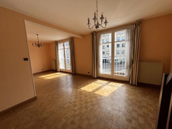 Appartement à louer 1 000 € CC Blois 6 p 122 m² DPE C