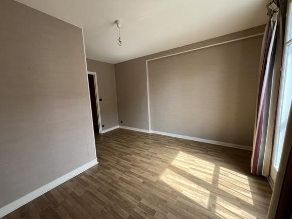 Appartement à louer 1 000 € CC Blois 6 p 122 m² DPE C