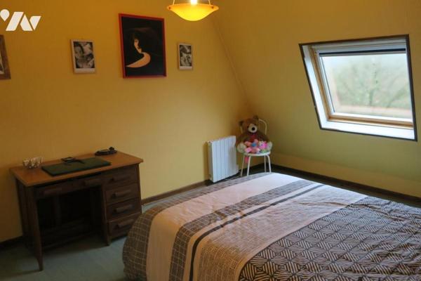 Maison T6 mitoyenne d'un côté - Garage - 2 Terrasses - Dépendances - Jardin. 625 m² cadastré.