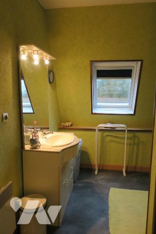 Maison T6 mitoyenne d'un côté - Garage - 2 Terrasses - Dépendances - Jardin. 625 m² cadastré.