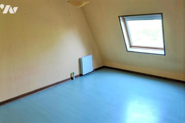 Maison T6 mitoyenne d'un côté - Garage - 2 Terrasses - Dépendances - Jardin. 625 m² cadastré.