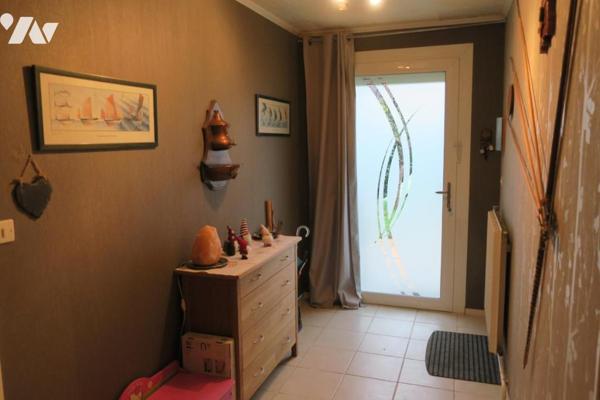 Maison T6 mitoyenne d'un côté - Garage - 2 Terrasses - Dépendances - Jardin. 625 m² cadastré.