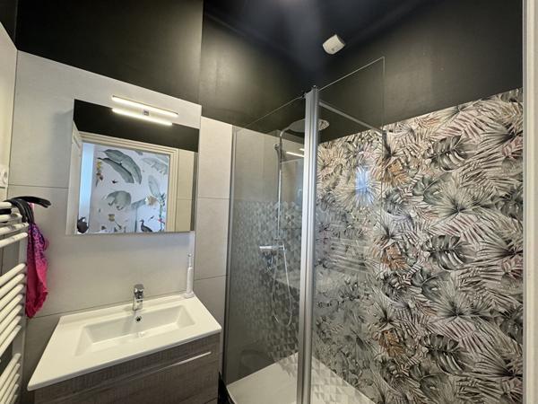 Maison spacieuse avec sous sol à vendre à Lannilis - 5 chambres