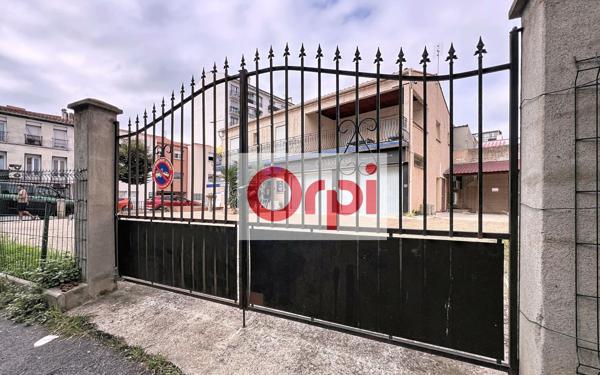 Immeuble à vendre    5 pièces •  Perpignan