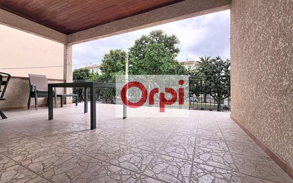 Immeuble à vendre    5 pièces •  Perpignan