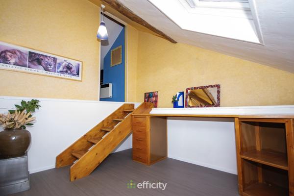 Immeuble 10 pièces - 270 m²