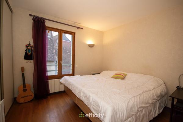 Immeuble 10 pièces - 270 m²