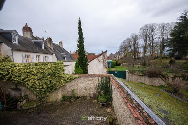 Immeuble 10 pièces - 270 m²