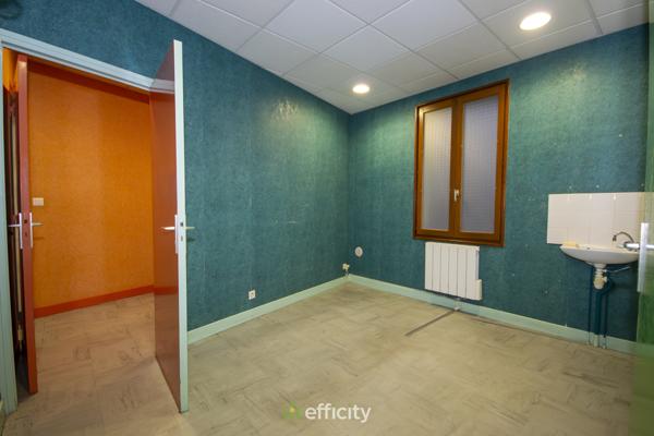 Immeuble 10 pièces - 270 m²