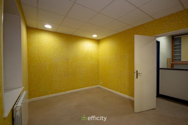 Immeuble 10 pièces - 270 m²