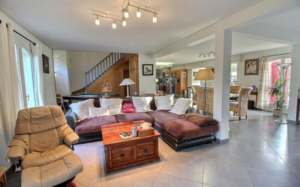 Maison à vendre    6 pièces •  Mareuil-lès-Meaux