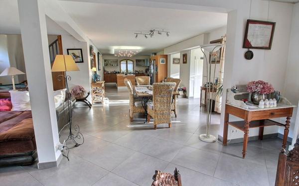 Maison à vendre    6 pièces •  Mareuil-lès-Meaux