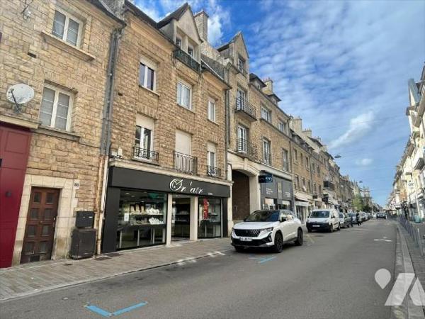  "Chez des Notaires à Mes côtés" Au Coeur  de FALAISE. Immeuble de rapport HORS COMMERCE du Rez...