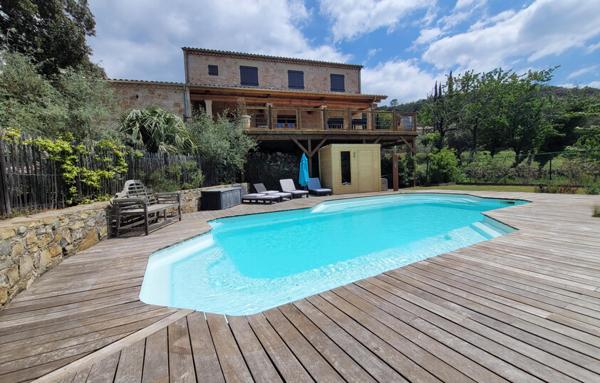 Villa de 266 m2 sur 1615 m2 de terrain