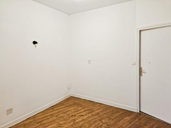 3 pièces, plancher et belle hauteur sous plafond