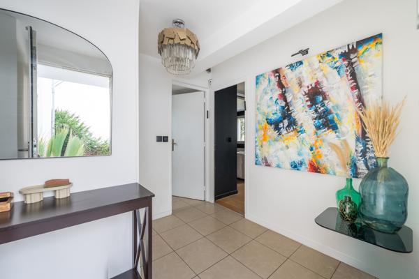 Maison
         9 pièces
        - 252 m² Bien prestige 1 499 000 €*