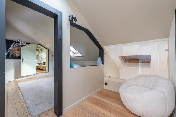 Maison
         9 pièces
        - 252 m² Bien prestige 1 499 000 €*