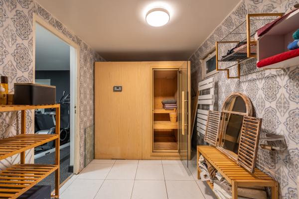 Maison
         9 pièces
        - 252 m² Bien prestige 1 499 000 €*