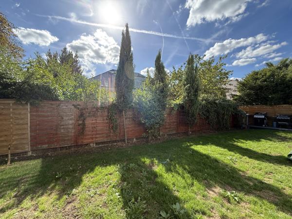 Maison
         9 pièces
        - 252 m² Bien prestige 1 499 000 €*