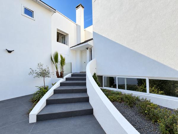 Maison
         9 pièces
        - 252 m² Bien prestige 1 499 000 €*