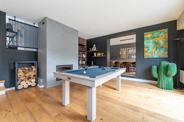 Maison
         9 pièces
        - 252 m² Bien prestige 1 499 000 €*