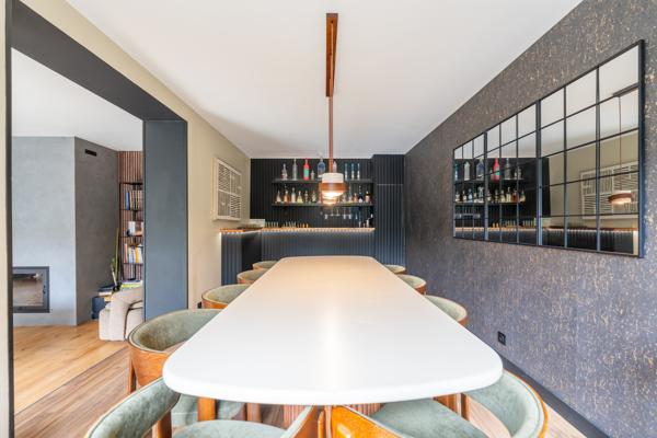 Maison
         9 pièces
        - 252 m² Bien prestige 1 499 000 €*