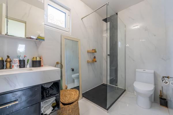 Maison
         9 pièces
        - 252 m² Bien prestige 1 499 000 €*