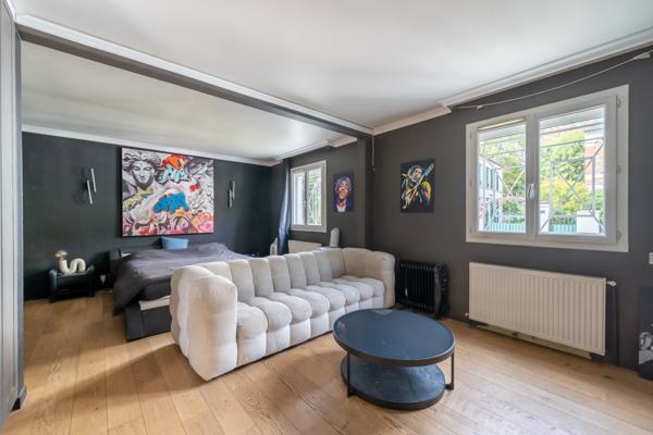Maison
         9 pièces
        - 252 m² Bien prestige 1 499 000 €*