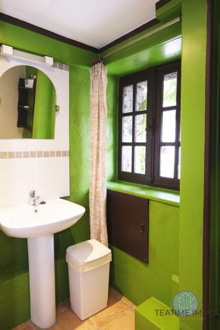 Propriété 6 gîtes en pierre, piscine et annexe