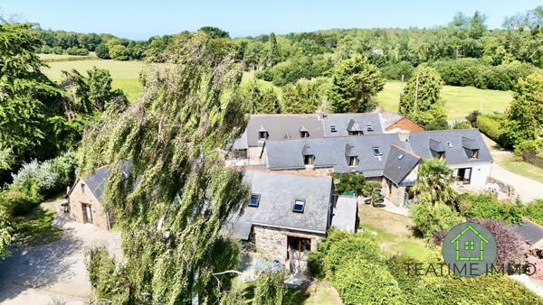 Propriété 6 gîtes en pierre, piscine et annexe