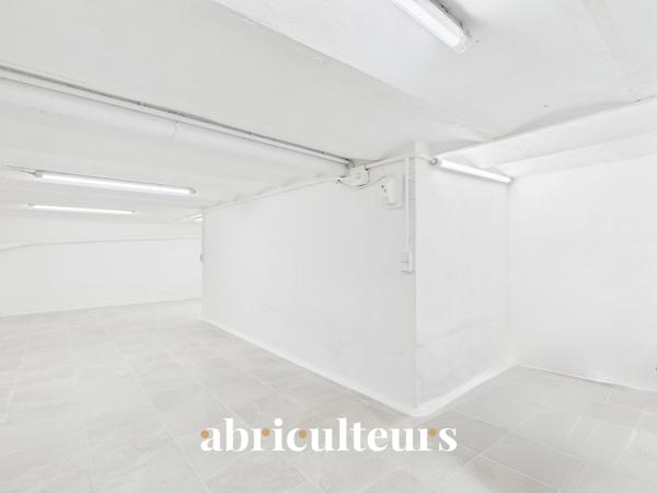 Local professionnel rénové 40 m² avec parking privé en vente au Quartier Libération à Nice (06000)